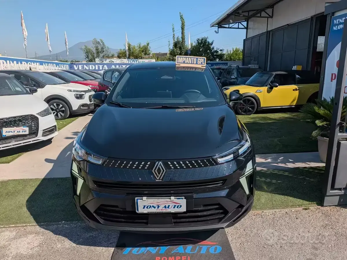 Usata Renault Captur Techno 101 CV (74 kW) 2024 Nero SUV