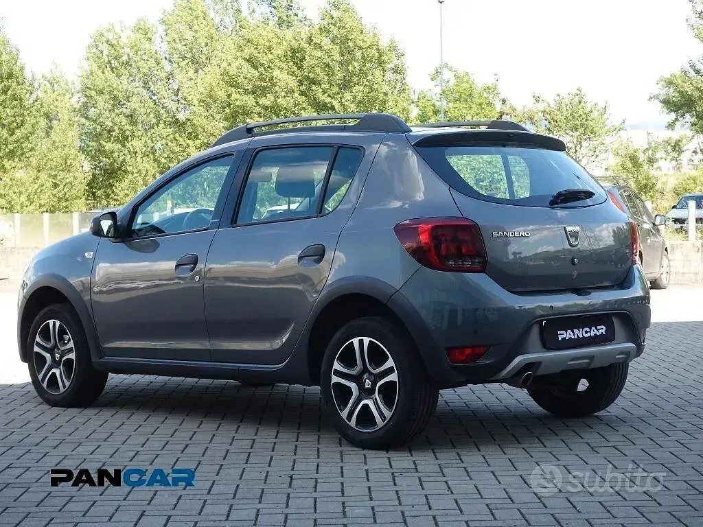 Usata Dacia Sandero Stepway 90 CV (66 kW) 2018 Grigio Berlina