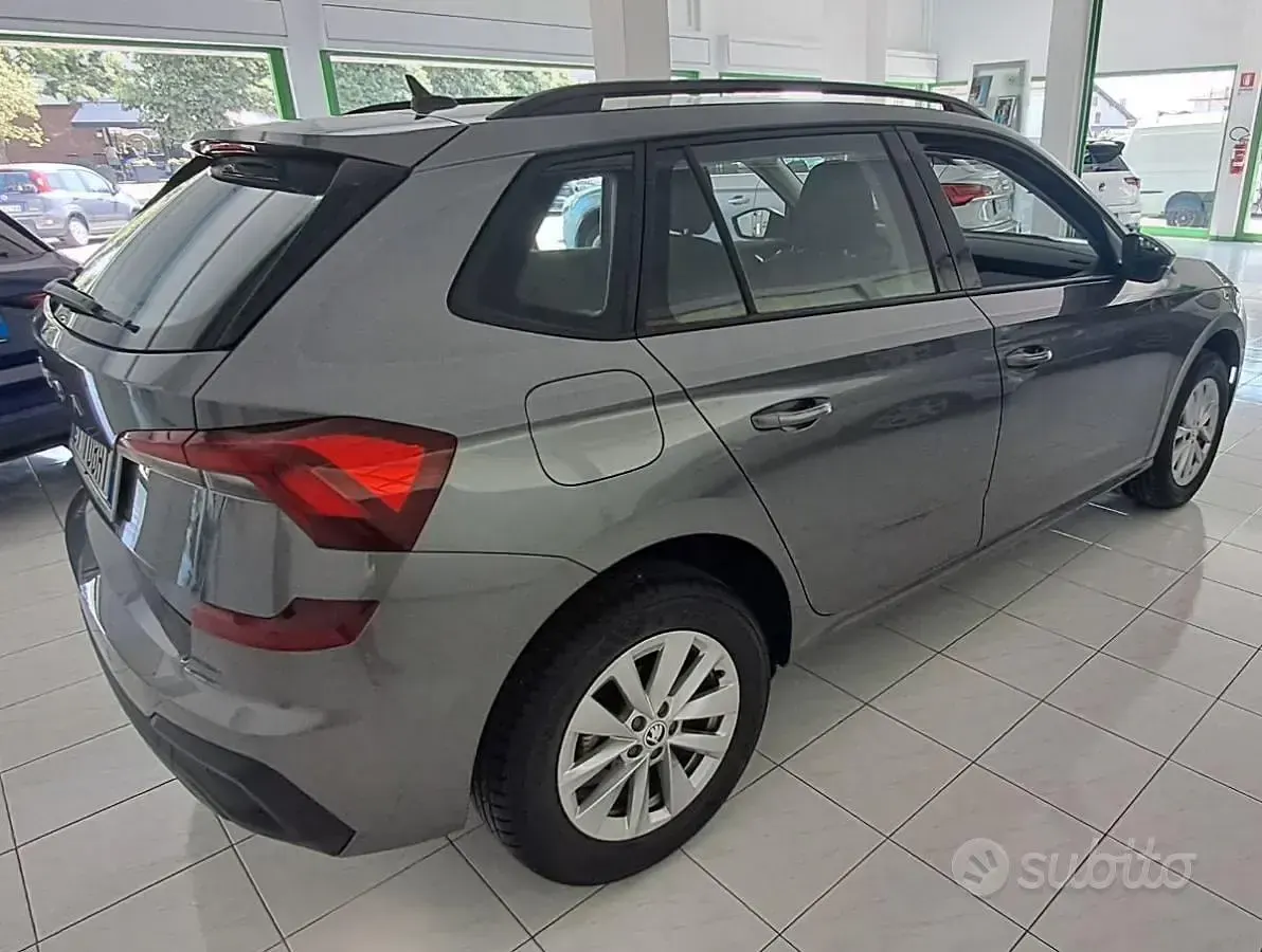 Usata Skoda Kamiq Selection 95 CV (69 kW) 2024 Grigio SUV