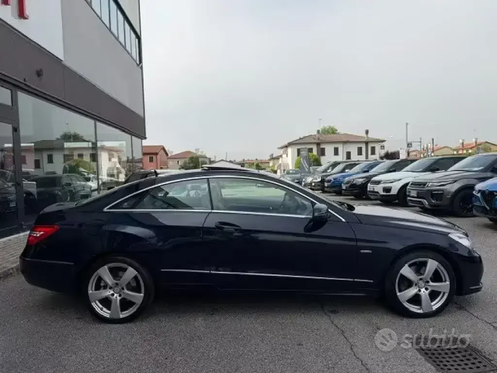 Usata Mercedes E350 Avantgarde 231 CV (169 kW) 2010 Blu Coupé