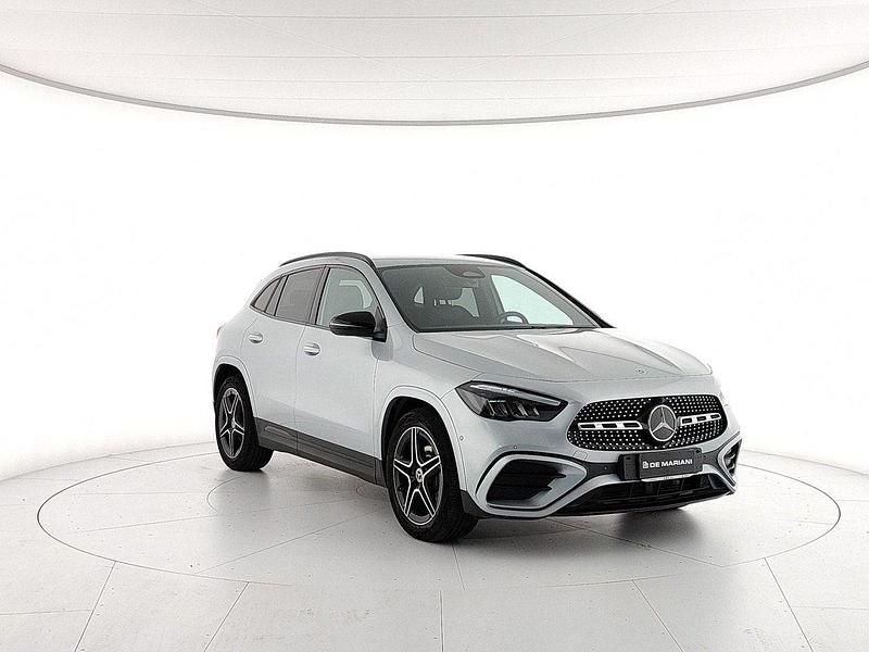 Usata Mercedes GLA200 Premium 150 CV (110 kW) 2024 Argento high tech SUV
