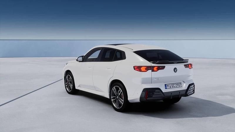 Ny BMW X2 M Sport 150 HK (110 kW) 2026 Vit SUV
