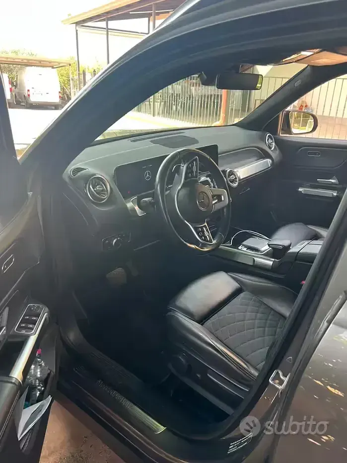 Usata Mercedes GLB200 Premium 163 CV (119 kW) 2020 Grigio SUV