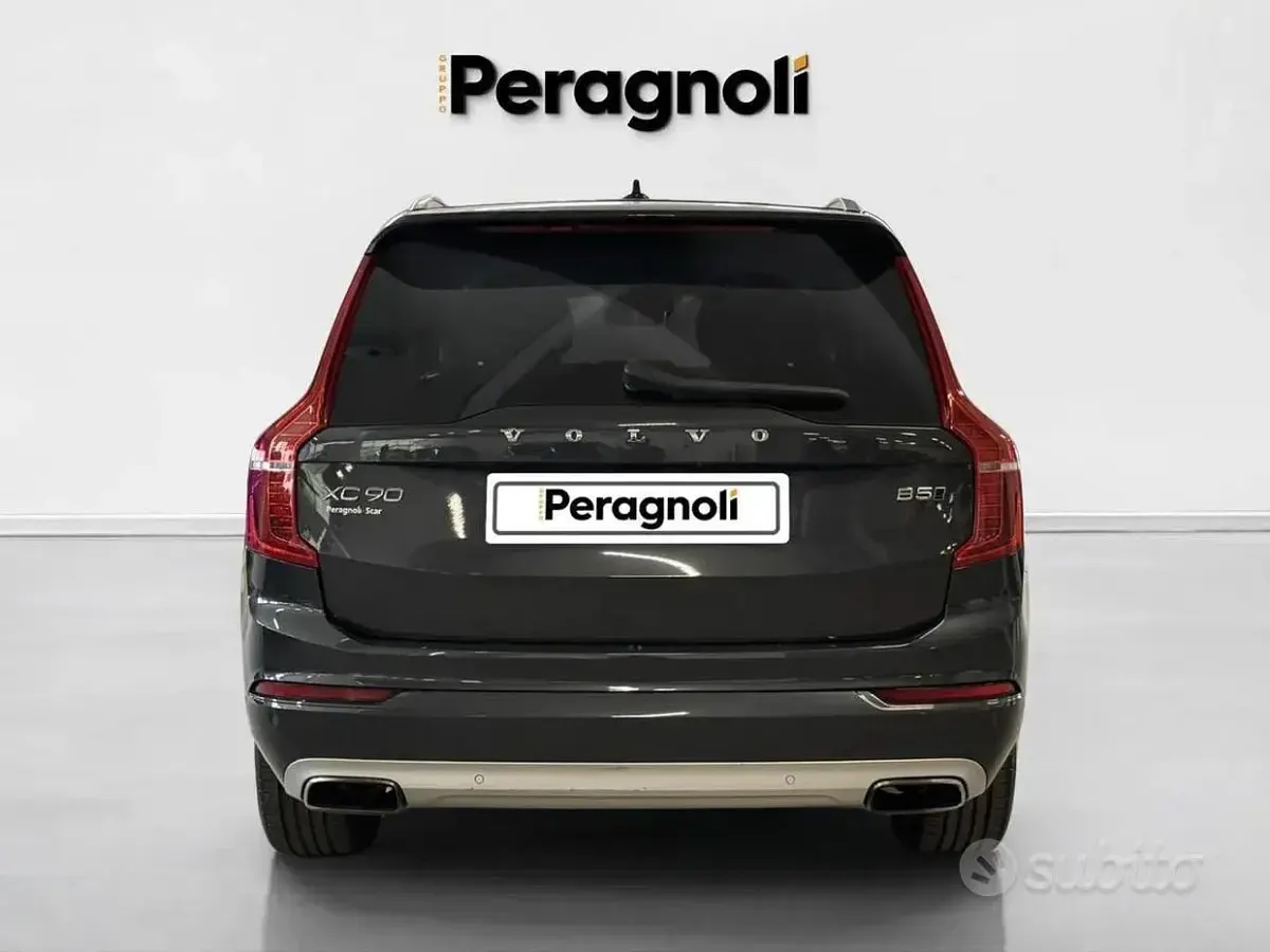 Gebraucht Volvo XC90 Momentum 235 PS (172 kW) 2021 Grau SUV