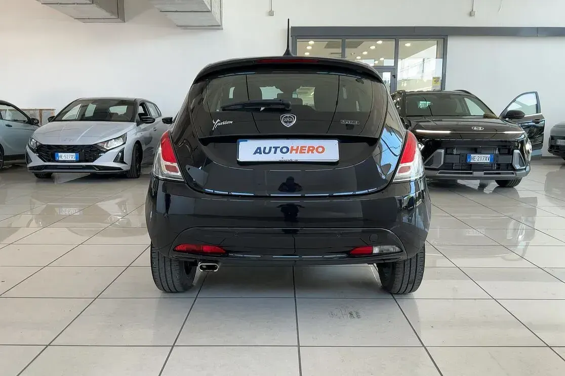Usata Lancia Ypsilon 70 CV (51 kW) 2023 Nero Utilitaria