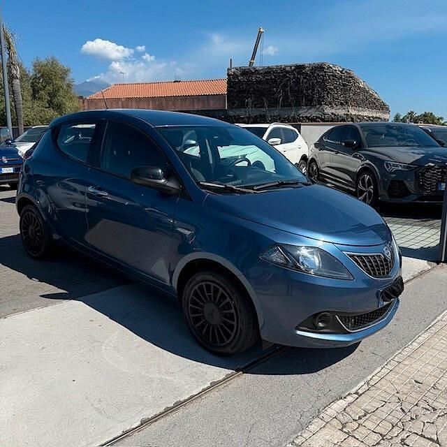 Usata Lancia Ypsilon S 69 CV (50 kW) 2022 Blu Utilitaria
