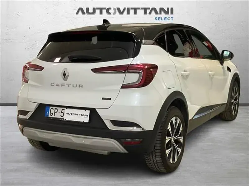 Usata Renault Captur Techno 160 CV (117 kW) 2023 Bianco SUV