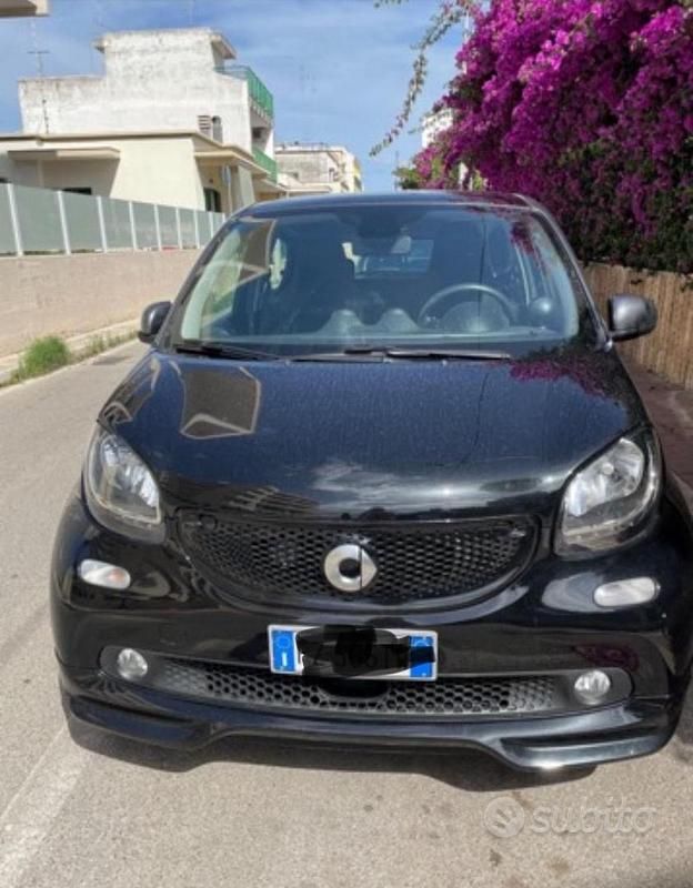 Begagnad Smart ForFour 90 HK (66 kW) 2019 Svart Halvkombi