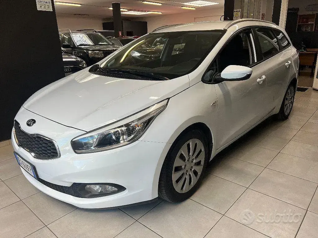 Begagnad Kia Ceed Sportswagon 110 HK (80 kW) 2014 Vit Kombi