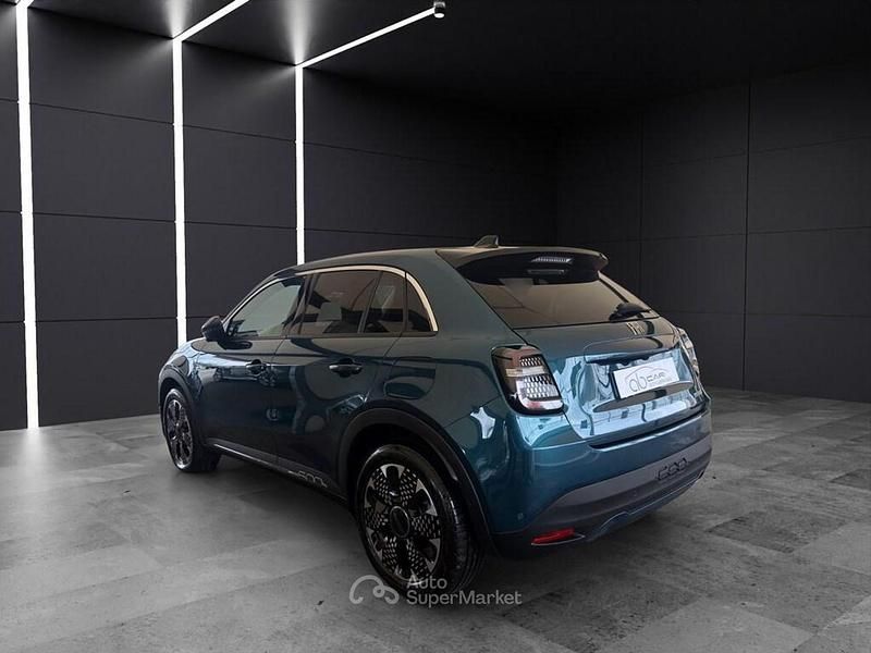 Usata Fiat 600 La Prima 110 CV (80 kW) 2025 Blu SUV