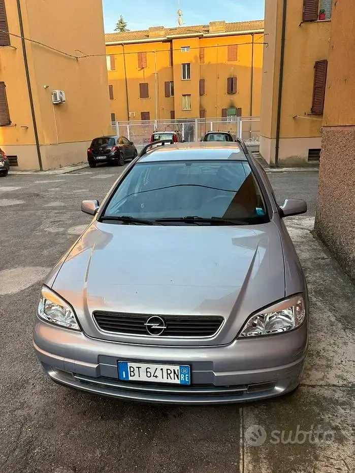 Usata Opel Astra 75 CV (55 kW) 2001 Nero Station wagon