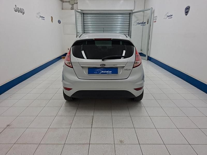 Usata Ford Fiesta Titanium 75 CV (55 kW) 2014 Argento Utilitaria