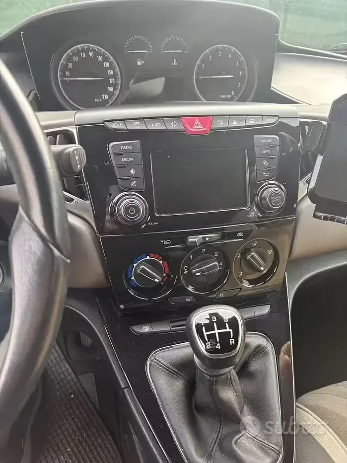 Usata Lancia Ypsilon 69 CV (50 kW) 2016 Utilitaria
