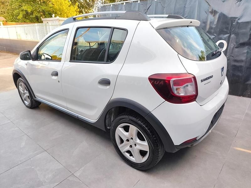 Usata Dacia Sandero Stepway 90 CV (66 kW) 2014 Bianco Utilitaria