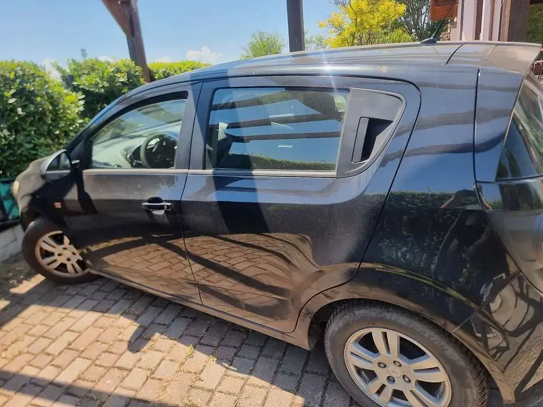 Usata Chevrolet Aveo LT 86 CV (63 kW) 2011 Nero Berlina