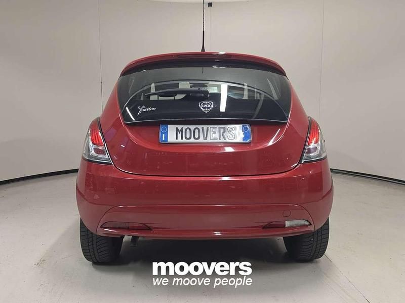 Usata Lancia Ypsilon Gold 69 CV (50 kW) 2017 Grigio Utilitaria