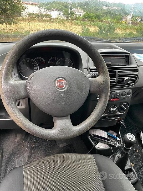 Usata Fiat Punto 80 CV (58 kW) 2009 Nero Utilitaria