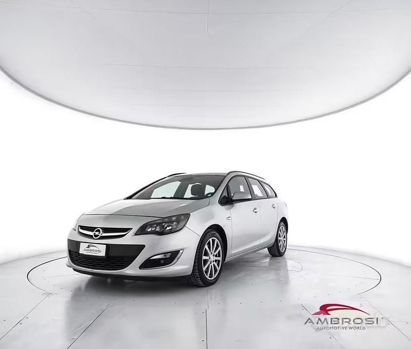 Usata Opel Astra 130 CV (95 kW) 2013 Grigio