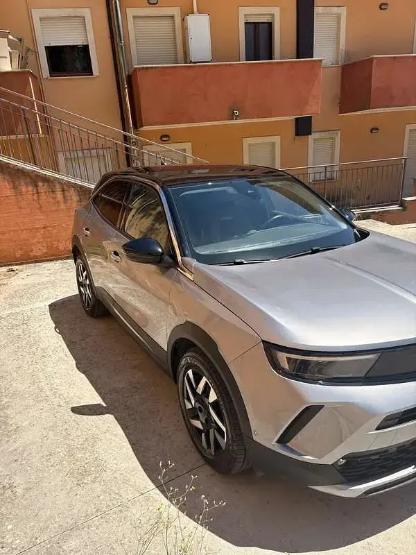 Usata Opel Mokka Edition 101 CV (74 kW) 2024 Grigio SUV