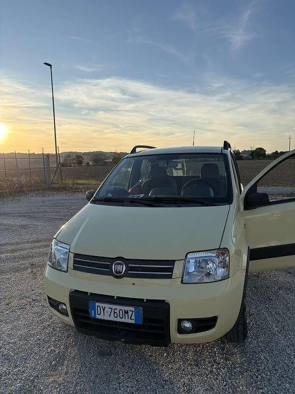 Usata 2009 Fiat Panda Dynamic Utilitaria | 3500 € (Buon prezzo) - Immagine 1/4