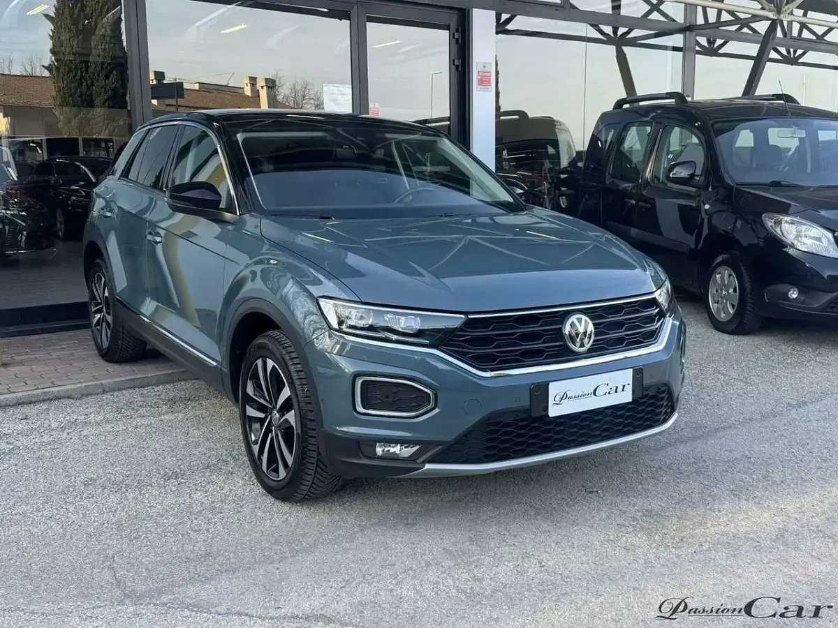 Usata VW T-Roc IQ Drive 116 CV (85 kW) 2019 Blu/azzurro SUV