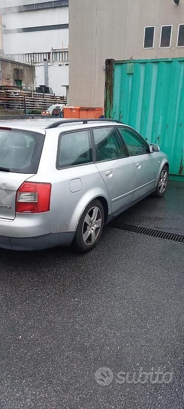 Usata Audi A4 130 CV (95 kW) 2003 Grigio Station wagon