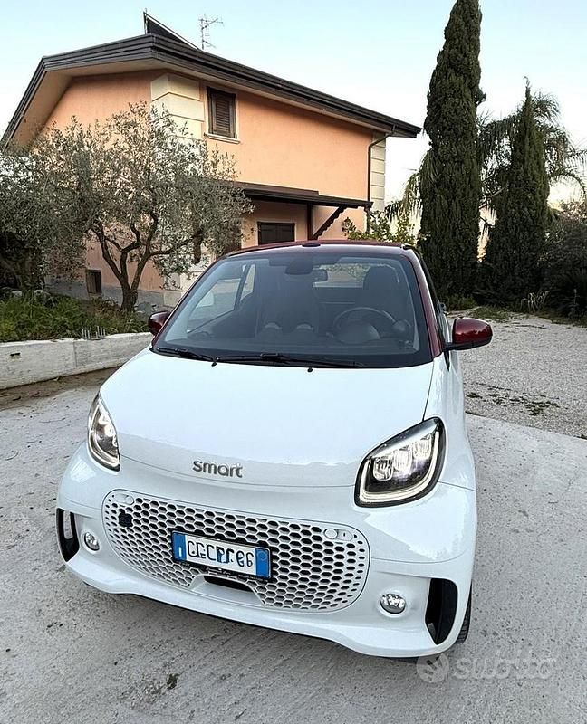 Usata Smart ForTwo Electric Drive 60 kW (82 CV) 2021 Cabrio