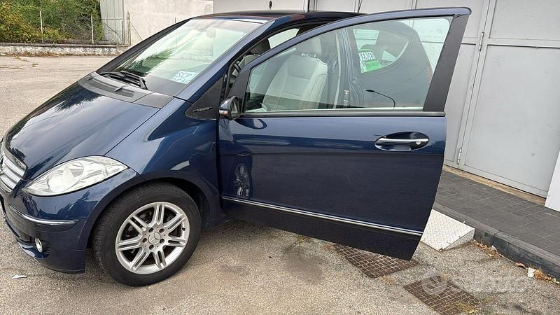 Usata Mercedes A200 140 CV (102 kW) 2006 Blu Coupé