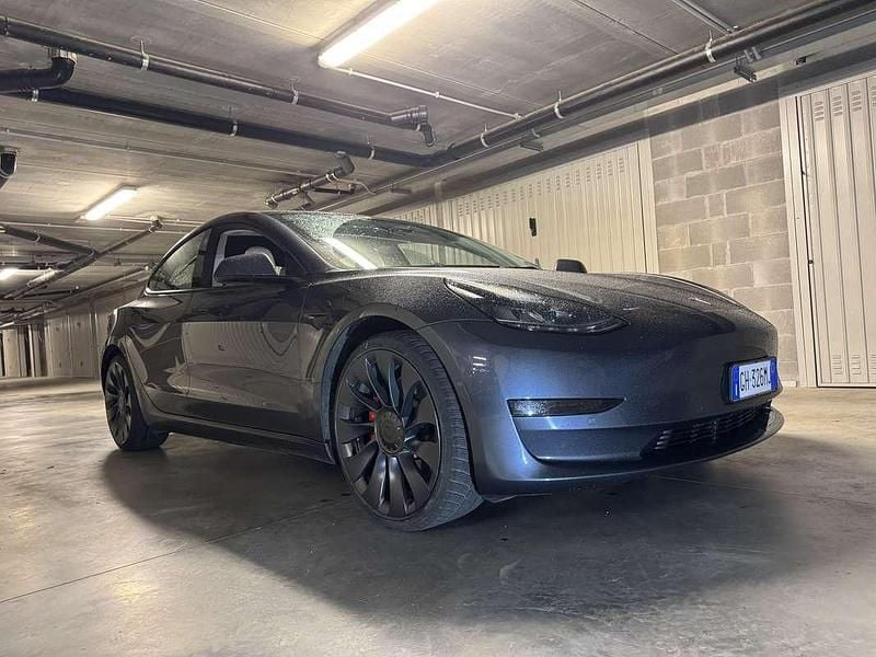 Usata 2022 Tesla Model 3 Performance Tre volumi | 30.800 € (Buon prezzo) - Immagine 1/4
