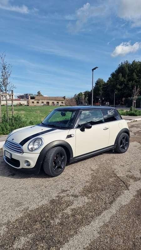 Usata Mini Cooper D 109 CV (80 kW) 2011 Utilitaria