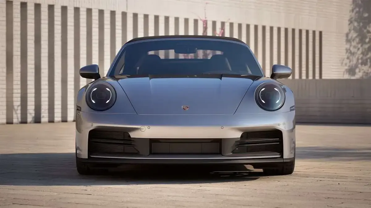 Usata Porsche 911 Carrera Cabriolet 394 CV (289 kW) 2025 Argento Cabrio