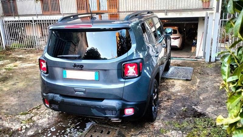 Usata Jeep Renegade 150 CV (110 kW) 2022 Grigio SUV