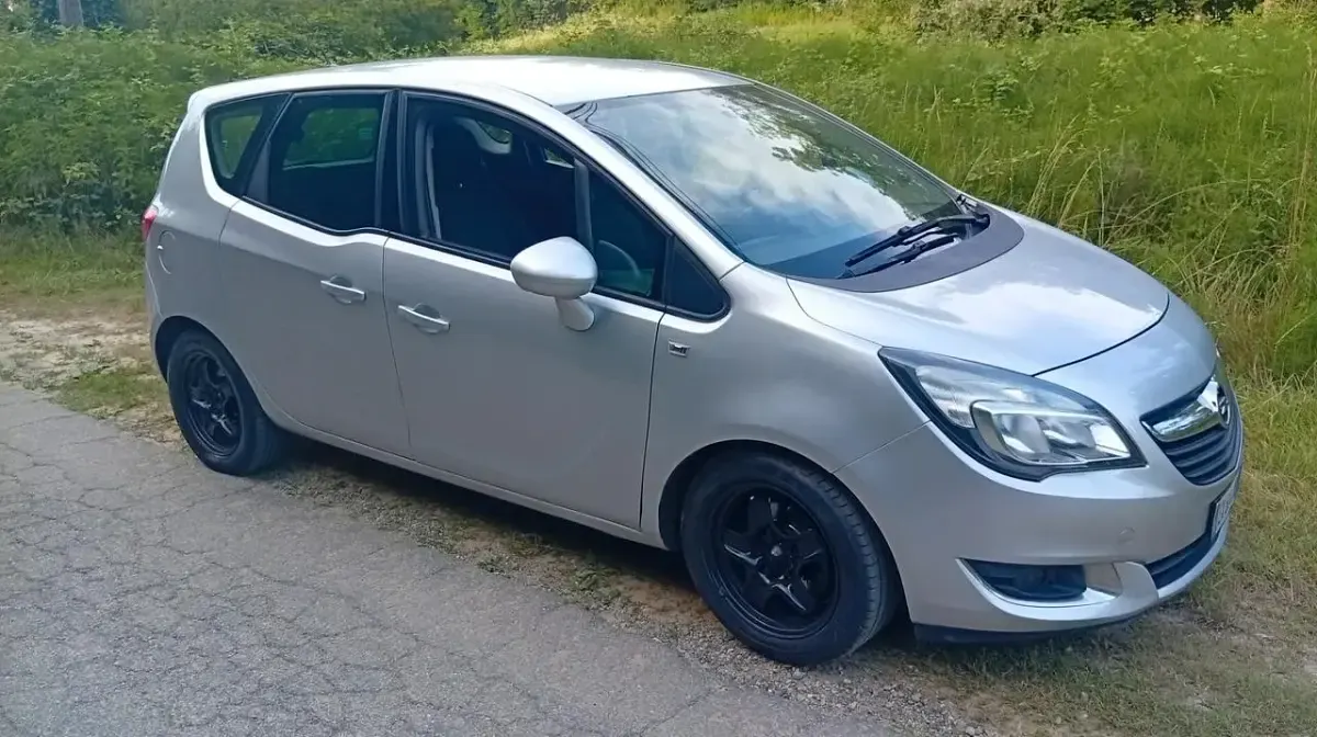 Usata Opel Meriva 120 CV (88 kW) 2014 Argento Monovolume
