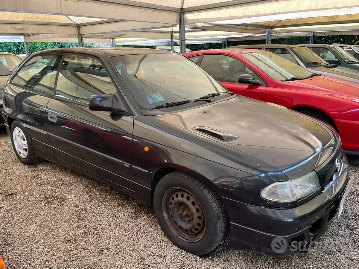 Usata Opel Astra 150 CV (110 kW) 1993 Berlina