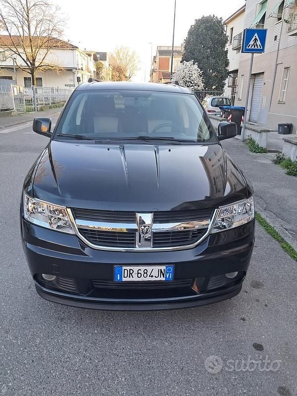Usata Dodge Journey 140 CV (102 kW) 2008 Nero SUV