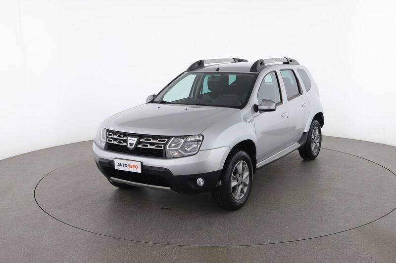 Argento Usata 2016 Dacia Duster Lauréate SUV | 11.099 € (Buon prezzo) - Immagine 1/3