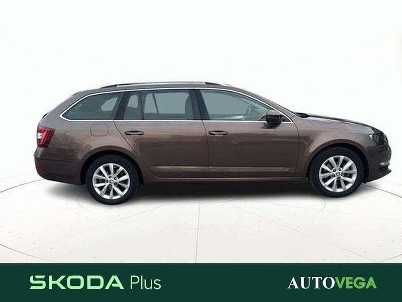 Begagnad Skoda Octavia G-TEC Executive 131 HK (96 kW) 2019 Brun Kombi