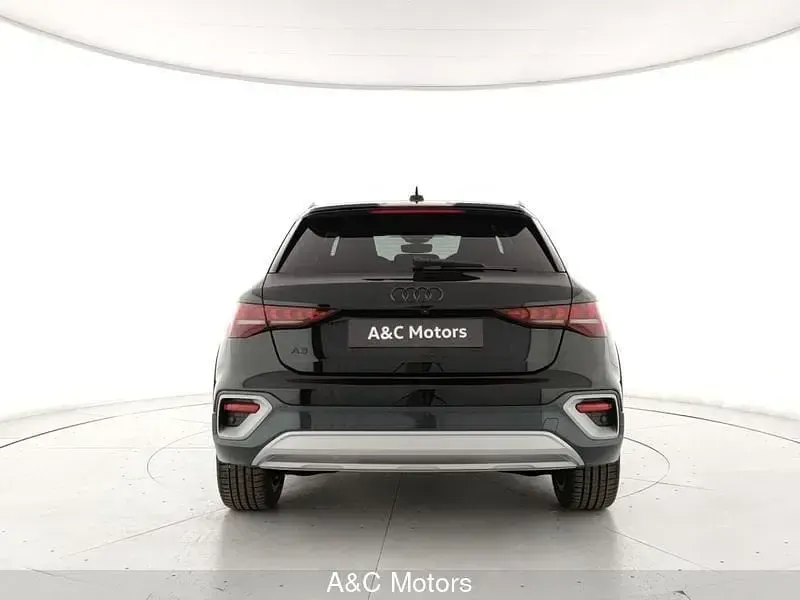 Usata Audi A3 e-tron Ambiente 150 CV (110 kW) 2025 Nero Utilitaria