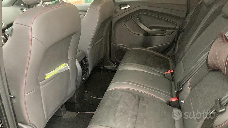 Usata Ford Kuga ST-Line 120 CV (88 kW) 2018 Nero SUV