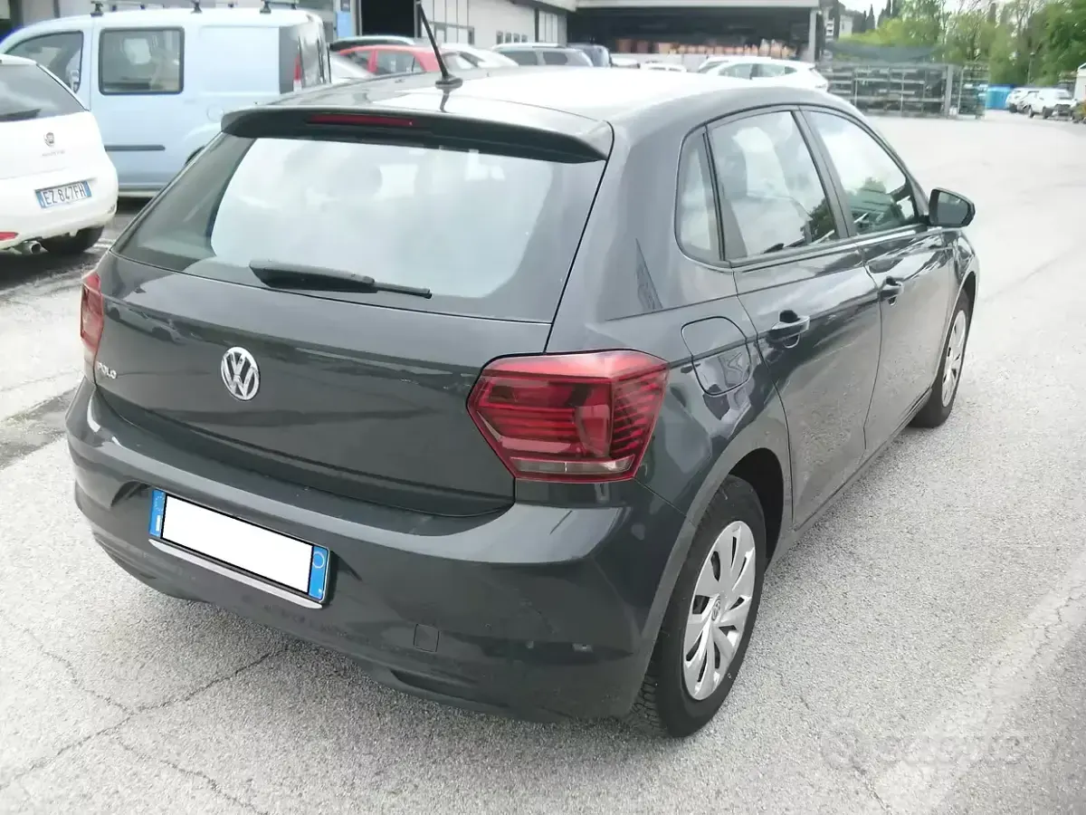 Begagnad VW Polo Comfortline 80 HK (58 kW) 2018 Grå Halvkombi
