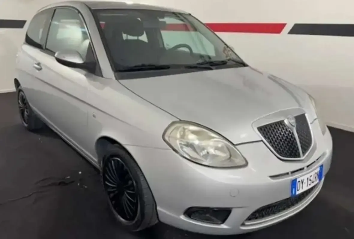 Usata Lancia Ypsilon 60 CV (44 kW) 2000 Utilitaria