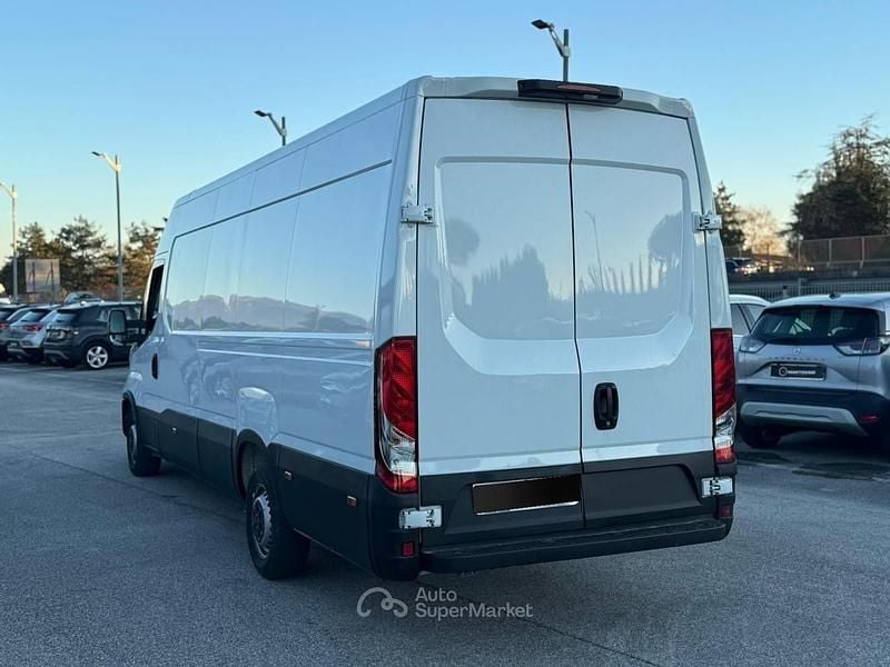 Usata Iveco Daily 155 CV (114 kW) 2020 Bianco Berlina