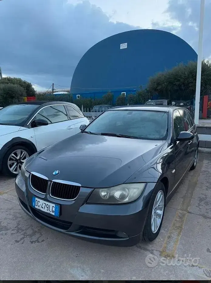 Usata BMW 318 122 CV (89 kW) 2007 Grigio Station wagon