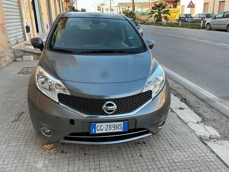 Usata Nissan Note Tekna 90 CV (66 kW) 2013 Grigio Utilitaria