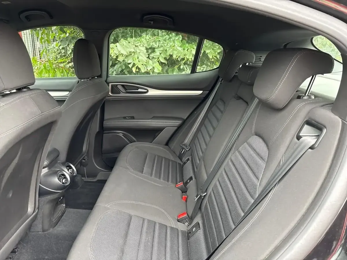 Usata Alfa Romeo Stelvio Sprint 210 CV (154 kW) 2024 Nero SUV
