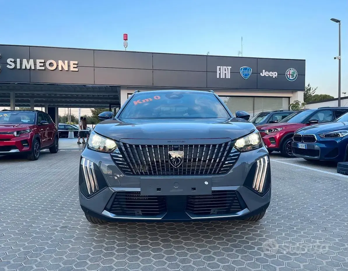 Nuova Peugeot 2008 Allure 101 CV (74 kW) 2026 Grigio SUV