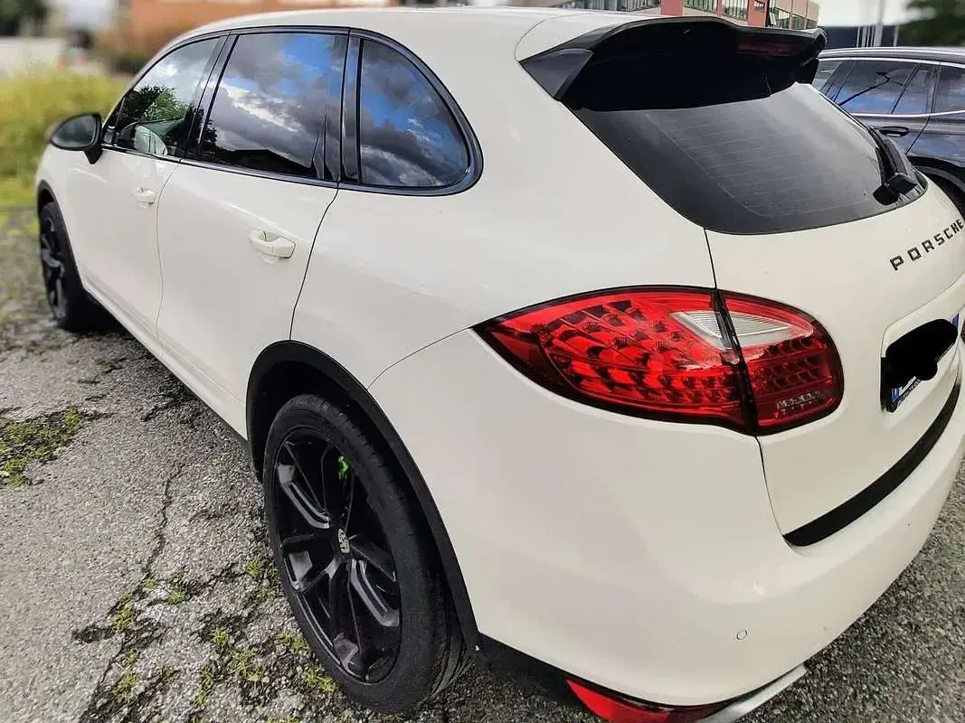 Usata Porsche Cayenne 245 CV (180 kW) 2011 Bianco SUV