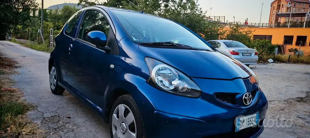 Usata Toyota Aygo 68 CV (50 kW) 2007 Bluazzurro Utilitaria