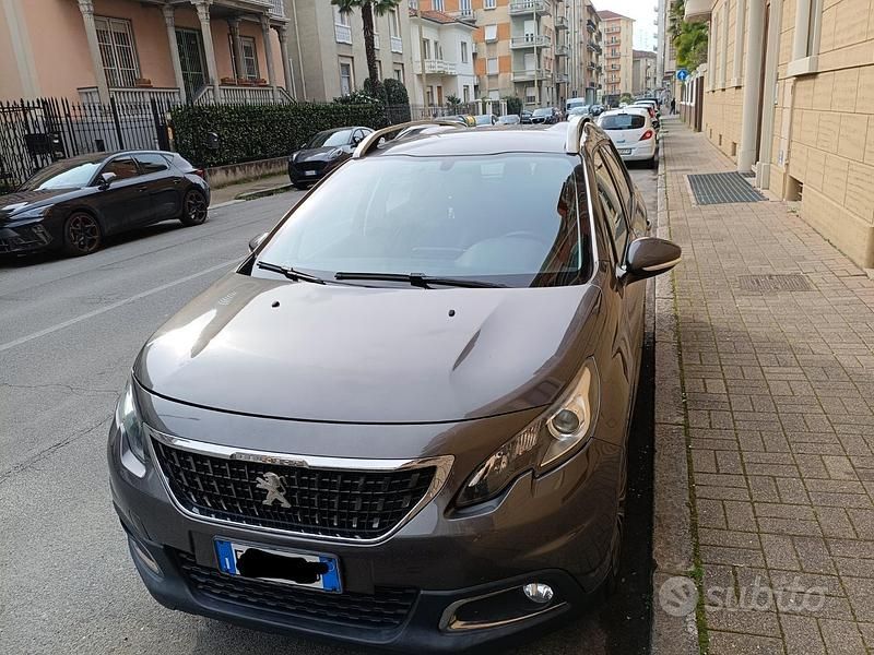 Usata Peugeot 2008 Allure 120 CV (88 kW) 2019 Grigio SUV