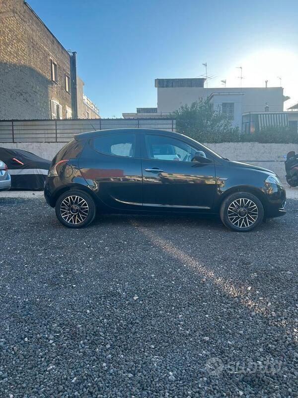 Usata Lancia Ypsilon 60 CV (44 kW) 2018 Utilitaria